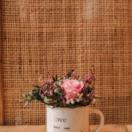 Taza love con flor